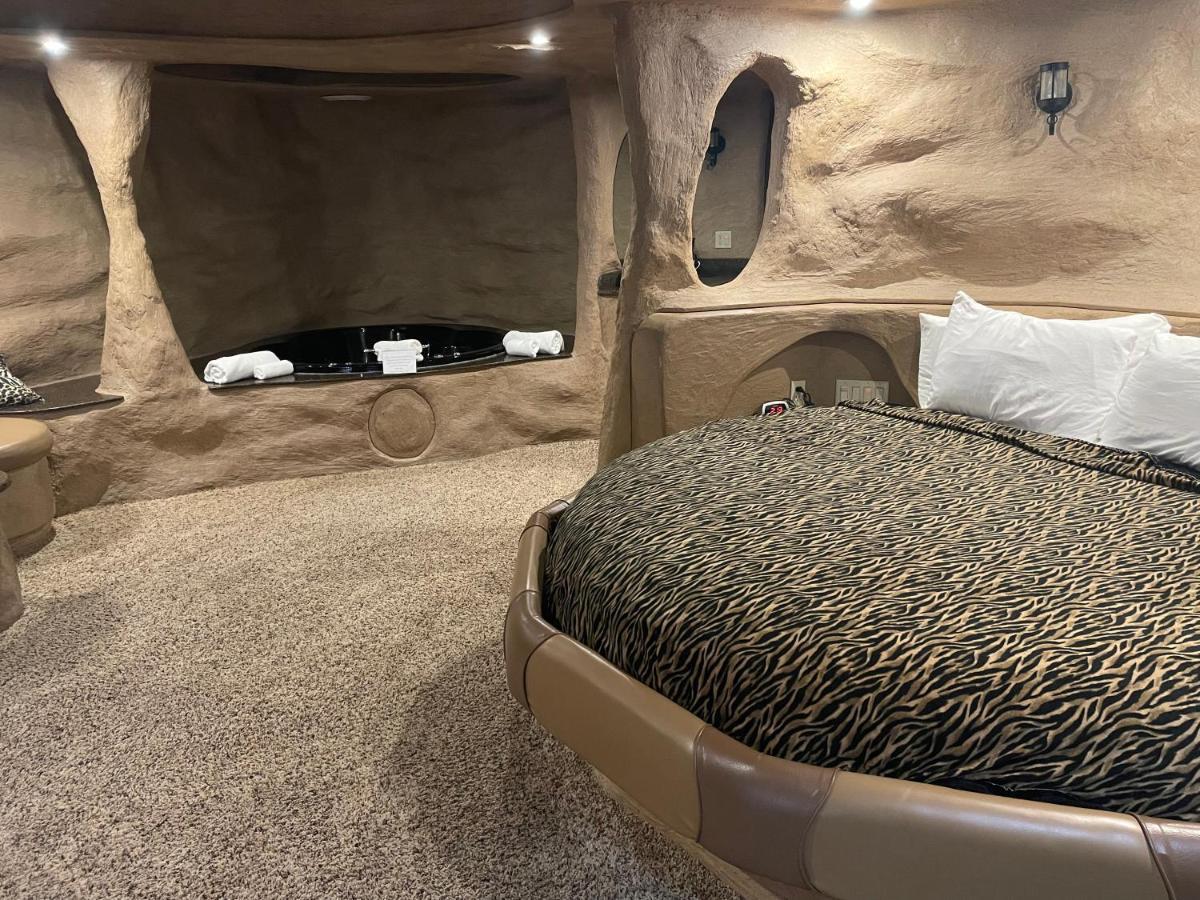Designer Inn And Suites Toledo Екстериор снимка