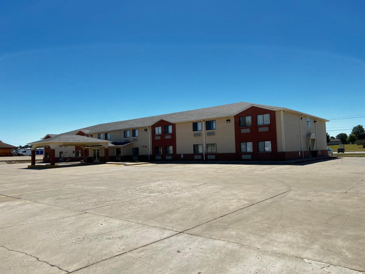 Designer Inn And Suites Toledo Екстериор снимка