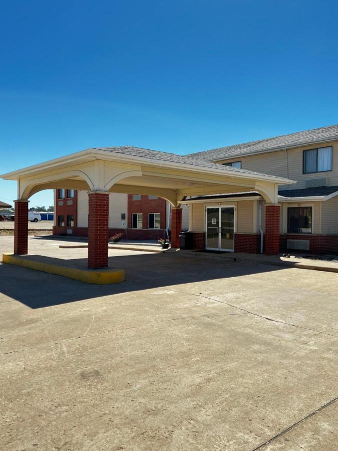 Designer Inn And Suites Toledo Екстериор снимка