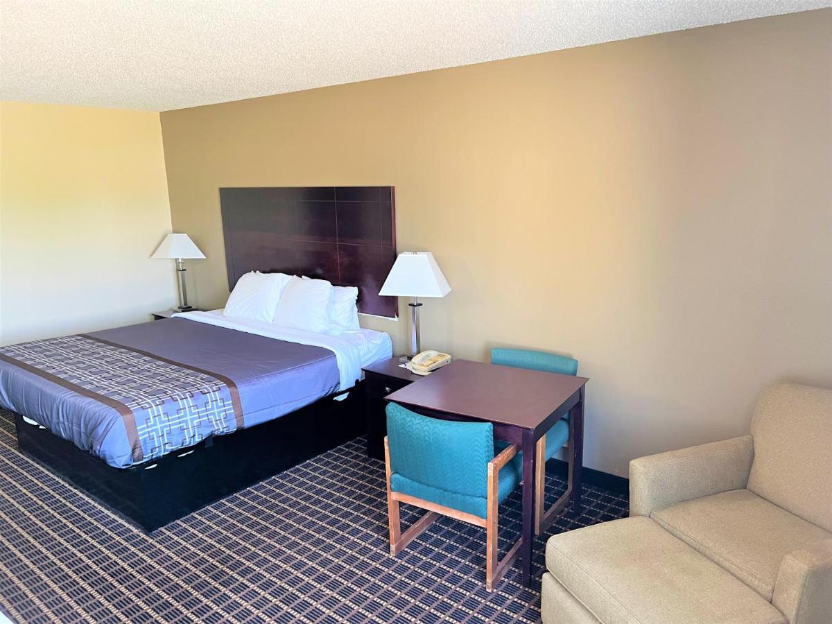 Designer Inn And Suites Toledo Екстериор снимка